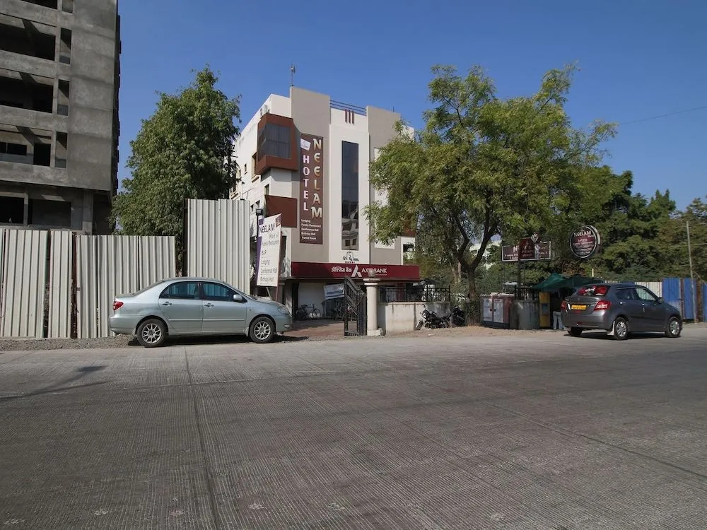 OYO 24838 Hotel Neelam