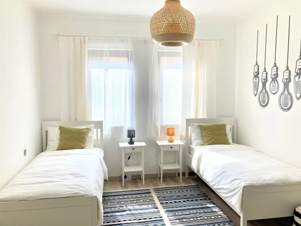 Luxurious 2 bedroom w/terrace Downtown