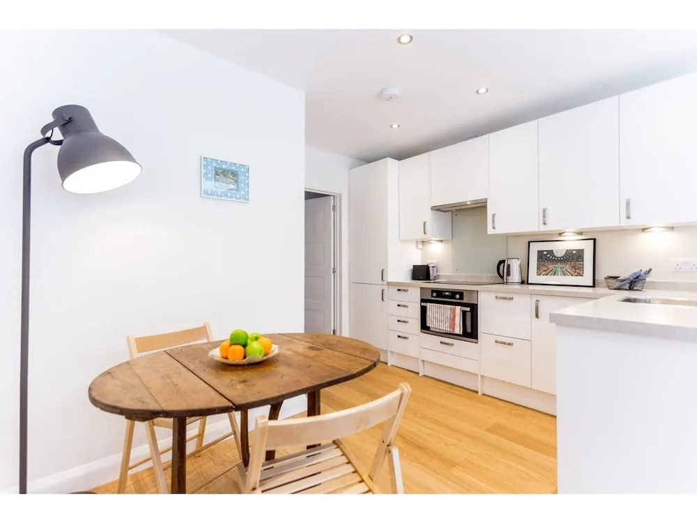 Charming Brand new House in Cambridge - Sleeps 6