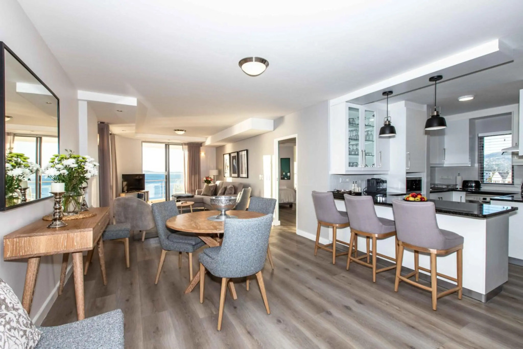 Hibernian Towers 807, Beach Road, Strand