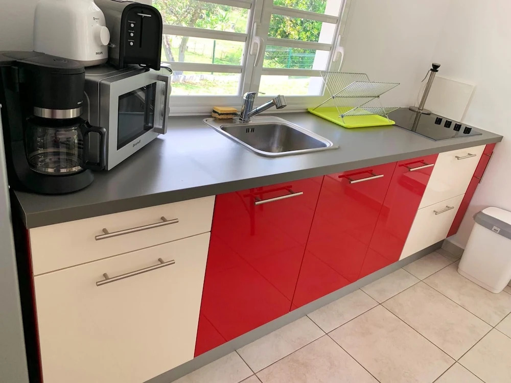 Apartment With one Bedroom in Le Gosier, With Shared Pool, Enclosed Garden and Wifi - 2 km From the Beach