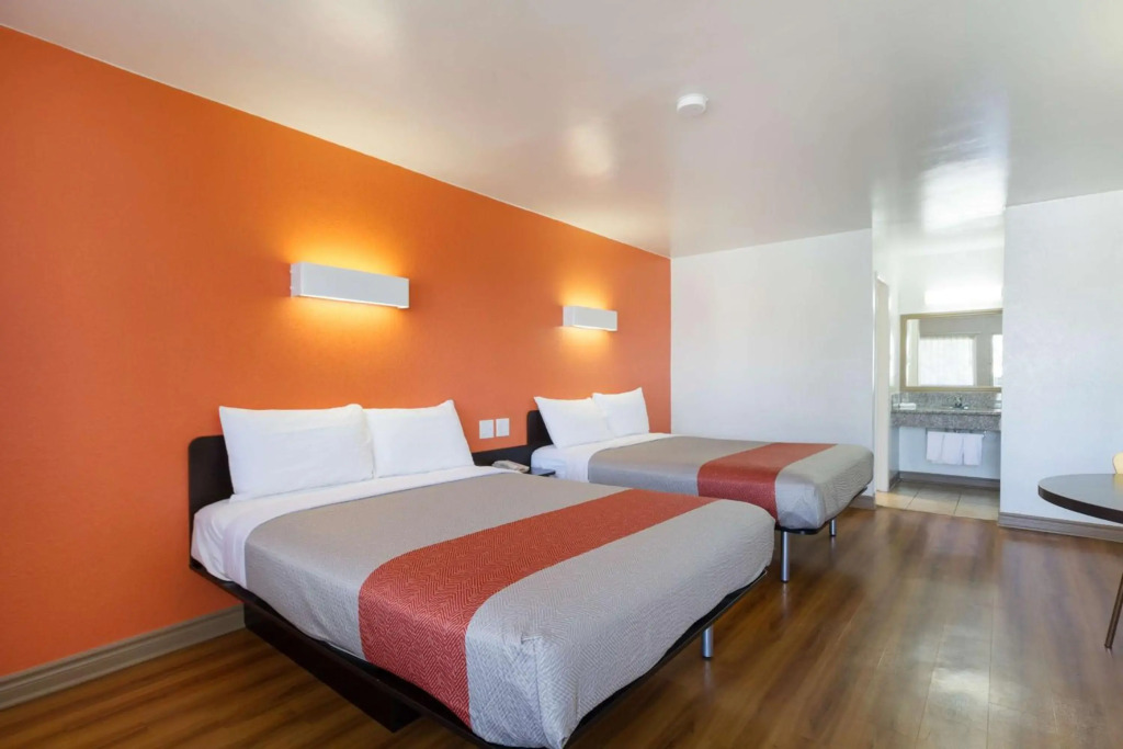 Motel 6-Claremont, CA