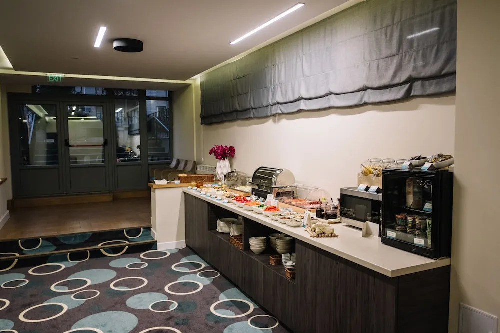 Norm Hill Hotel