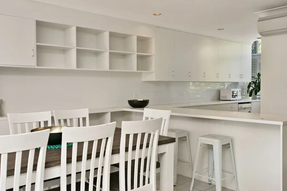 2/56 Lawson Street@Clarkes Beach