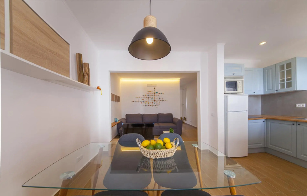 A31 - Tamar Top-floor Flat