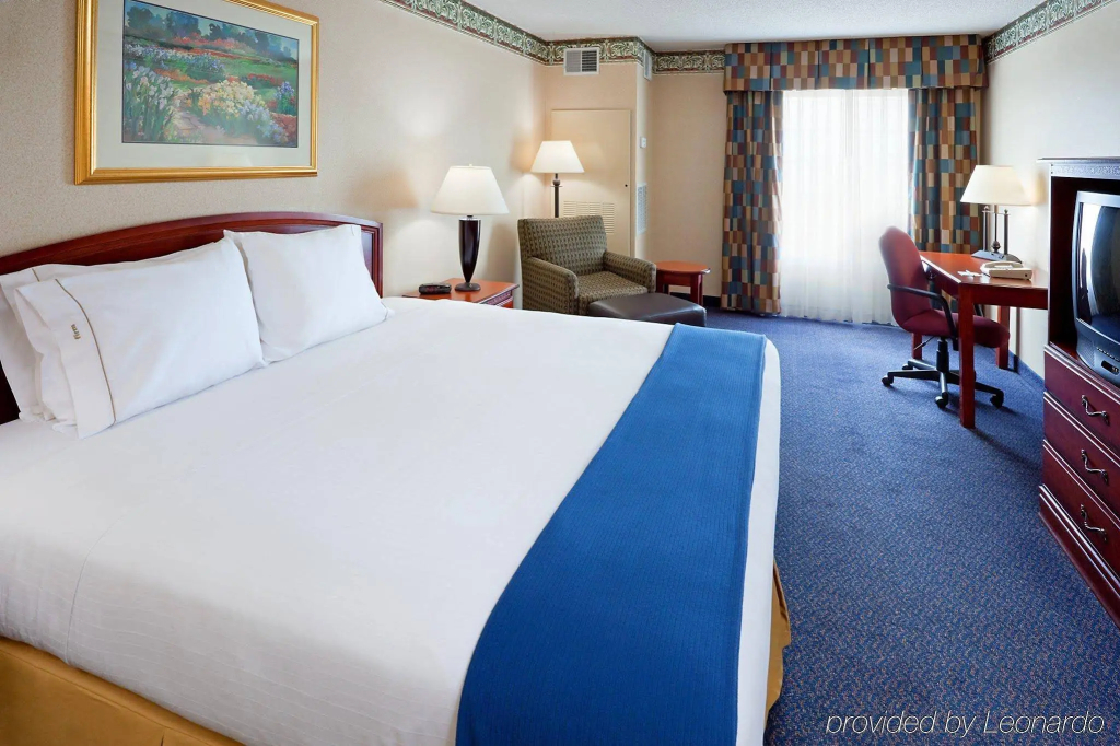 Holiday Inn Express Hotel & Suites Reading by IHG