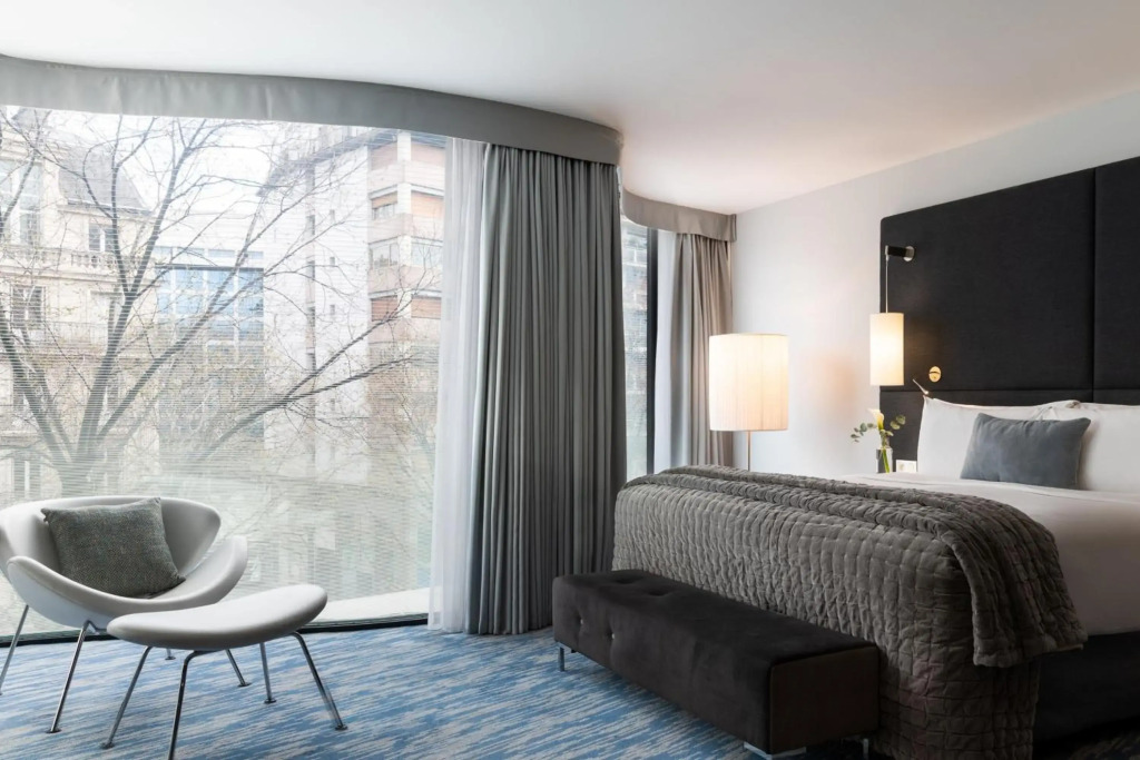 Renaissance Paris Arc de Triomphe Hotel
