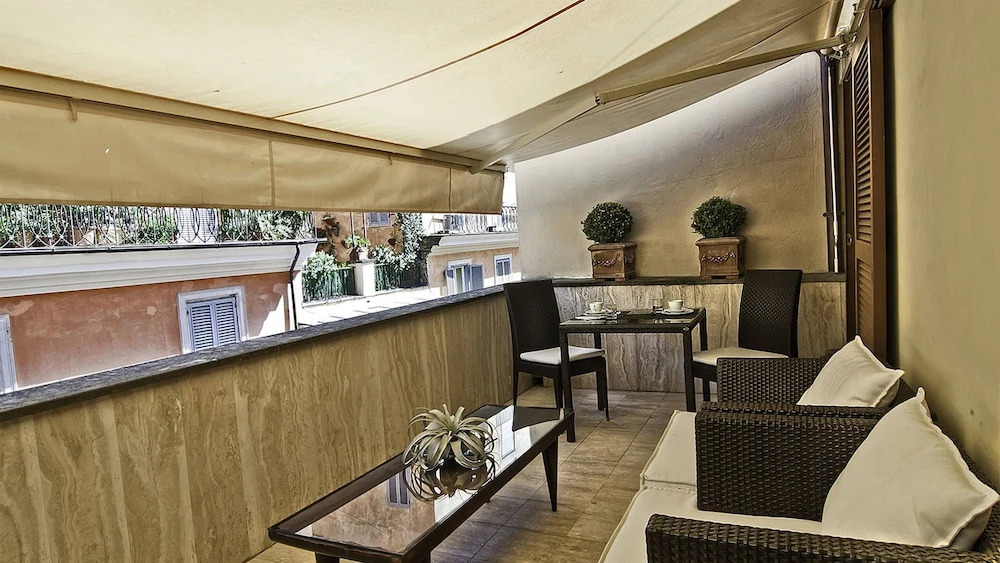 Intown Luxury House