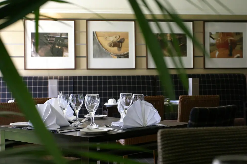 Garner Hotel Eight Acres Elgin