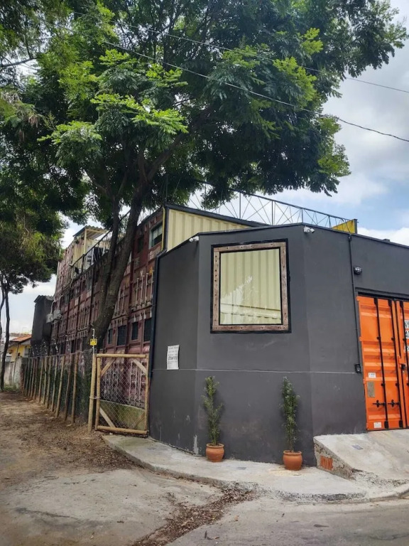 Urban Box House