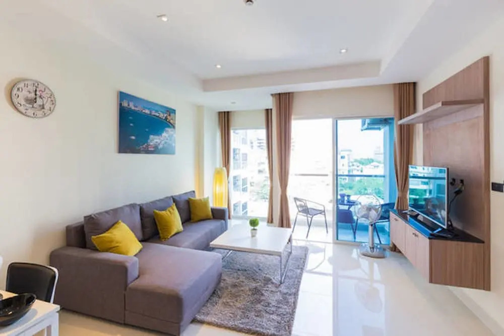 Nam Talay Jomtien Beach - Rooftop Ocean View - Close to Beach, Pool & Gym