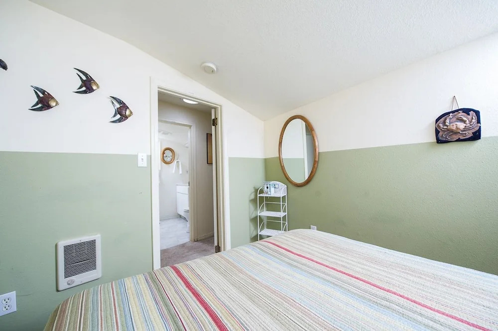 Birds Eye Beach 3 Br home by RedAwning