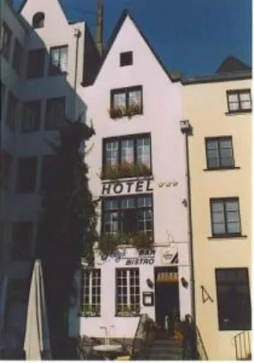 Altstadthotel Hayk am Rhein