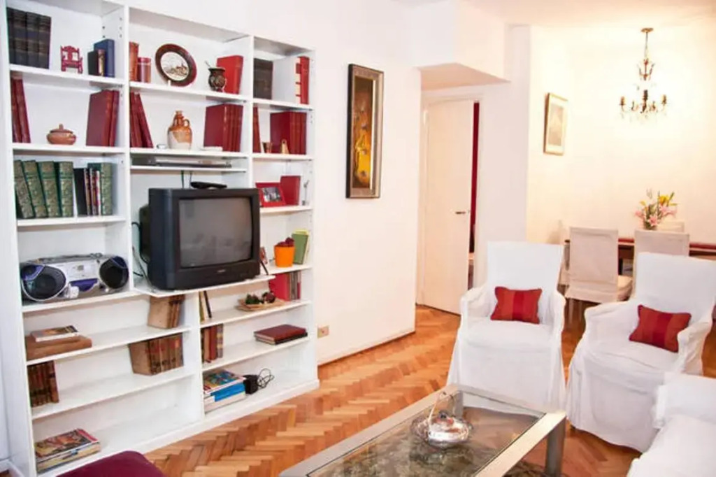 Mena House en Recoleta 3 Bed 2 Bath - Piso Alto