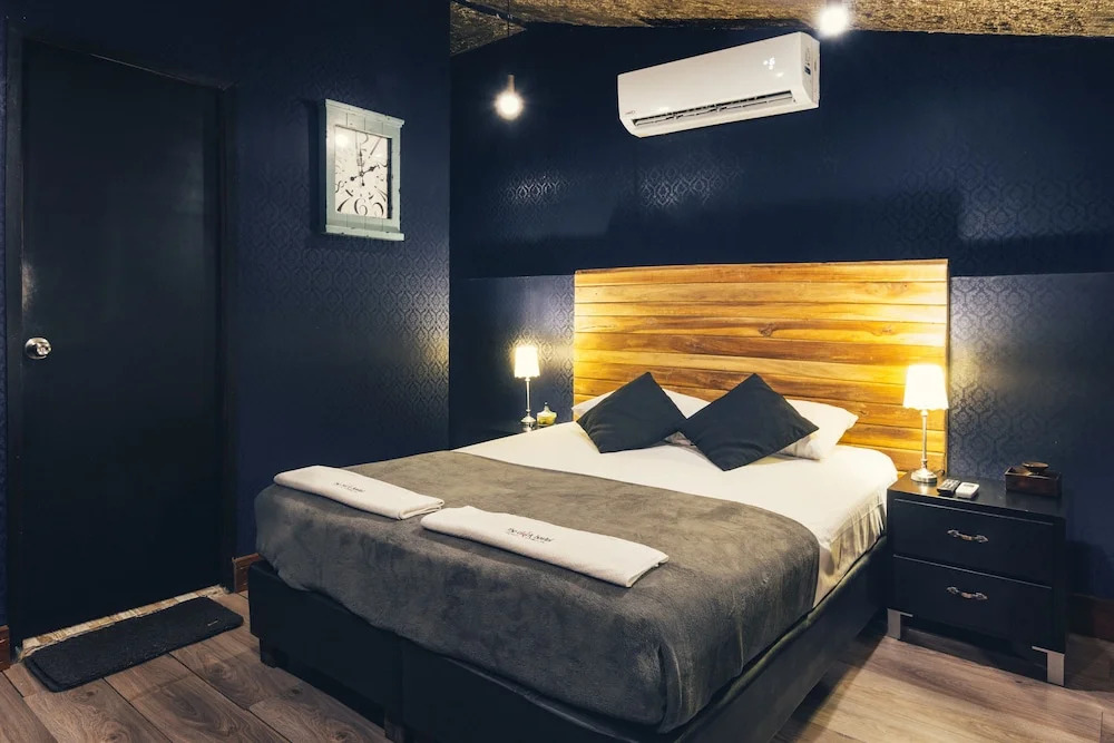 The Clock Hostel & Suites