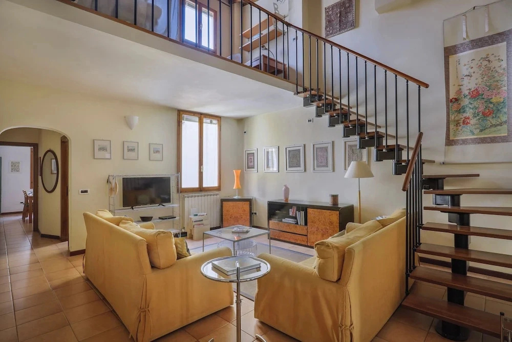 Charming Apartment in Oltrarno