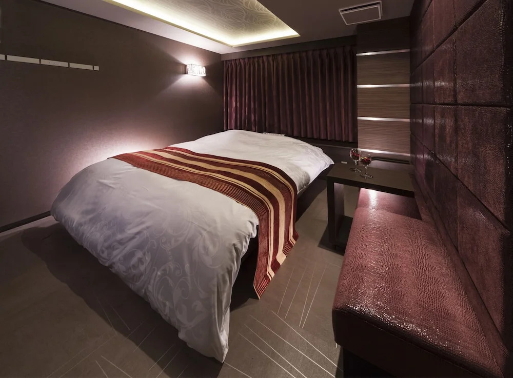 HOTEL SEEN