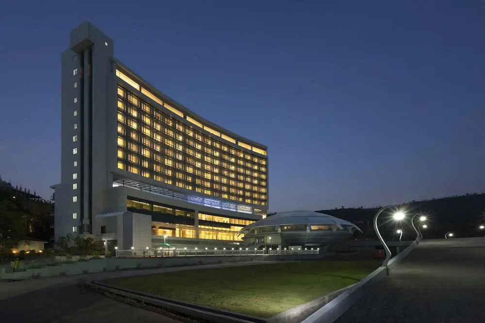 United 21, The Grand