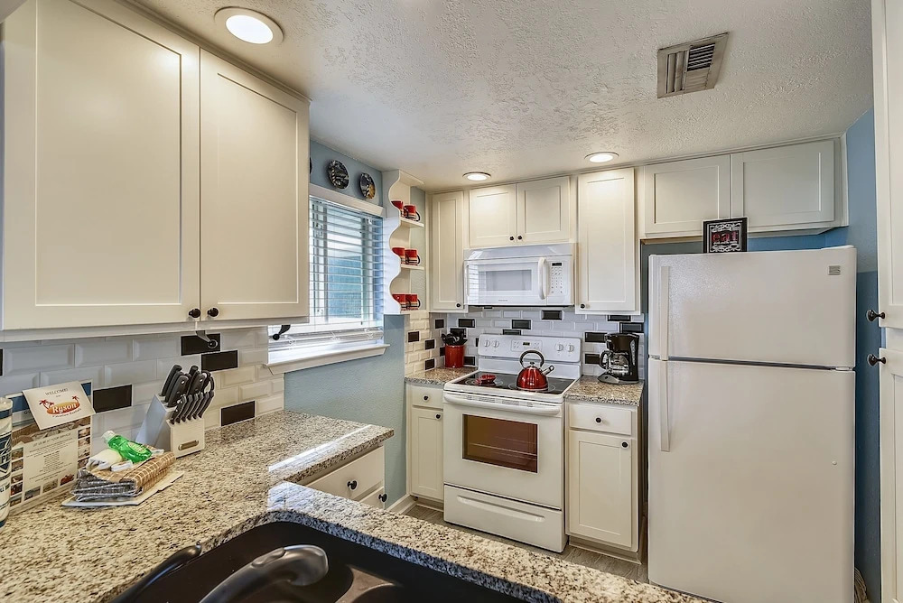 Beachfront Charm - 3 Br Home