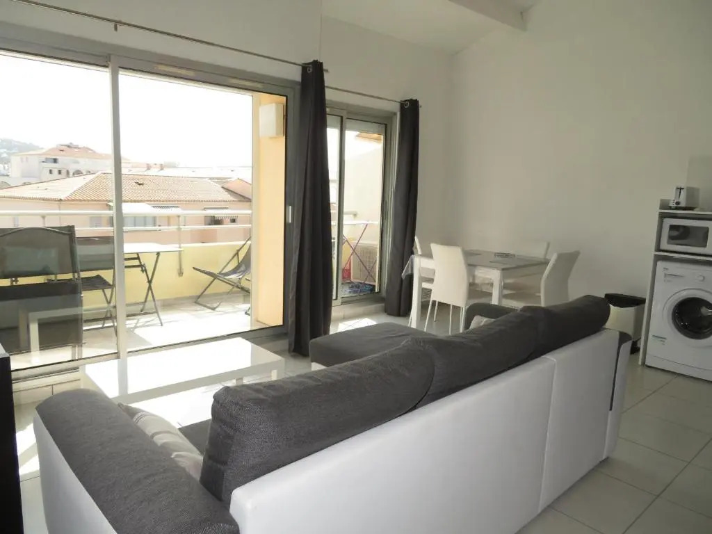 Appartement Sète, 2 Pièces, 6 Personnes - Fr-1-338-357