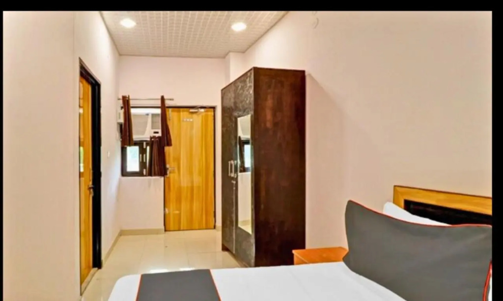 Qotel Hotel Peeragarhi