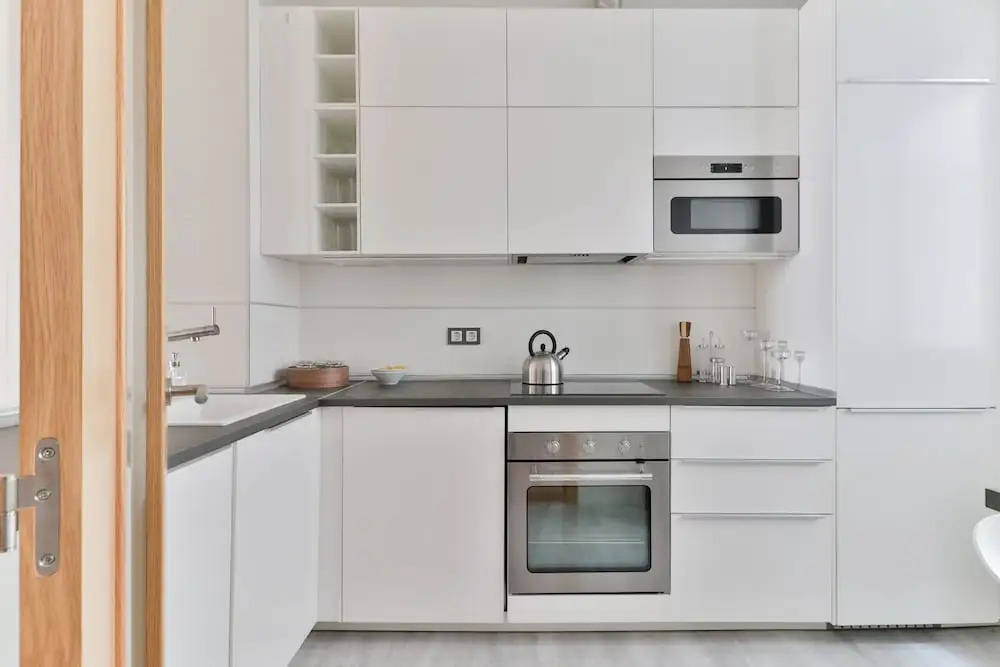 Deluxe Apartment Downtown with Pool and Parking