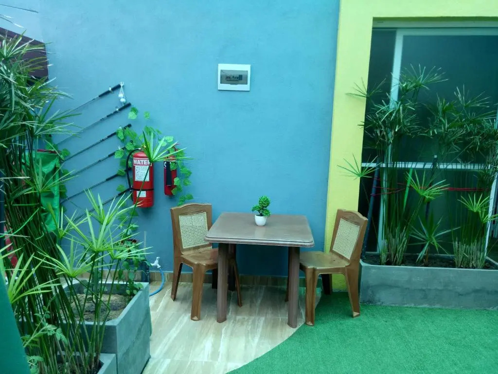 This Is It Airport Hotel and Restaurant