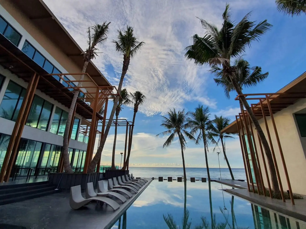 Eco Cozy Beachfront Resort Chaam