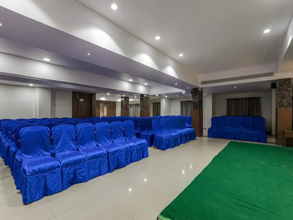 OYO 11676 Nakshatra Grand