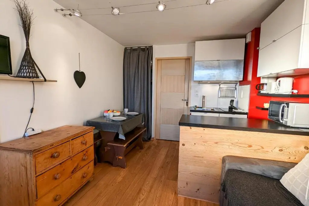Nice cosy studio with balcony at the heart of L'Alpe d'Huez - Welkeys