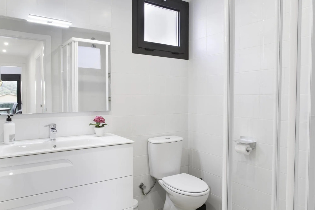 Elia in L'Escala with 3 bedrooms and 2 bathrooms