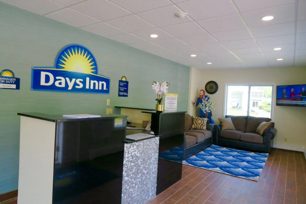 Beacon Inn & Suites