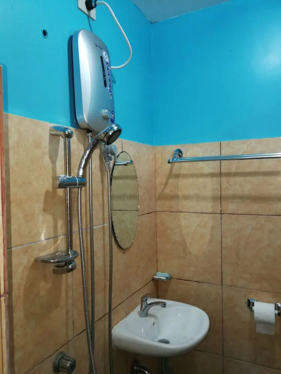 Kaleb Hostel