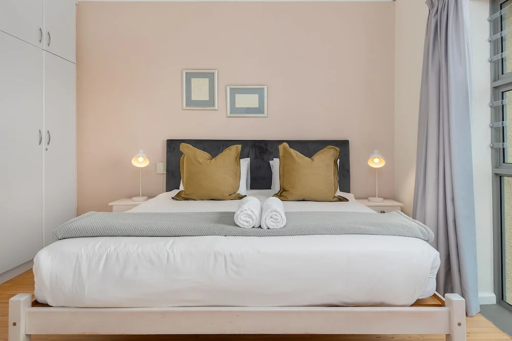 Caprice Court 8