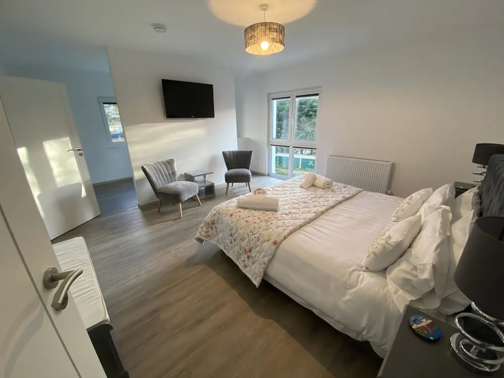 Sleeps8- EcoFriendly- KingBeds- FamilyFriendly