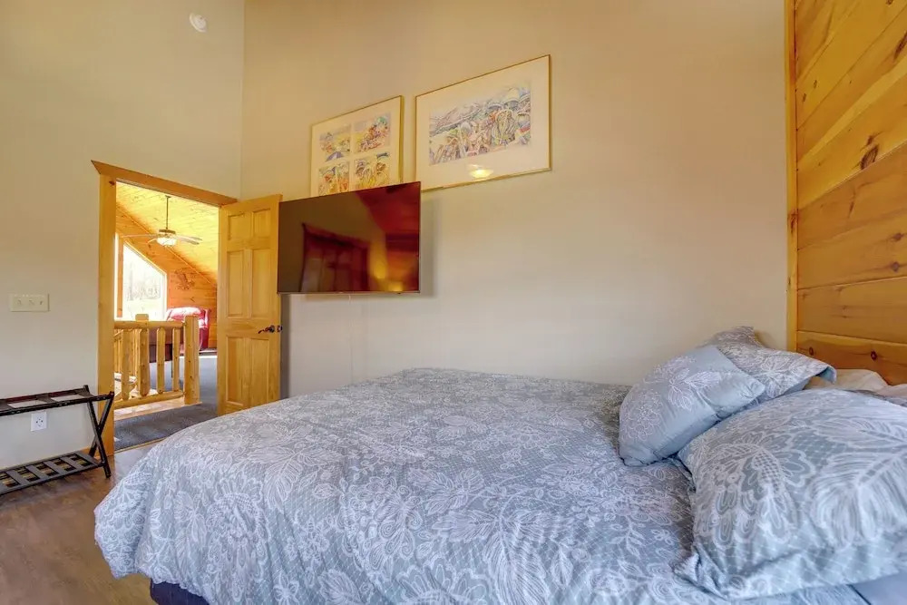 Maggie Valley Cabin w/ Private Hot Tub & Game Room