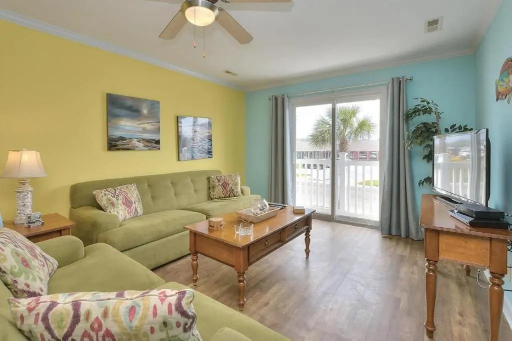 Ocean Walk 5103