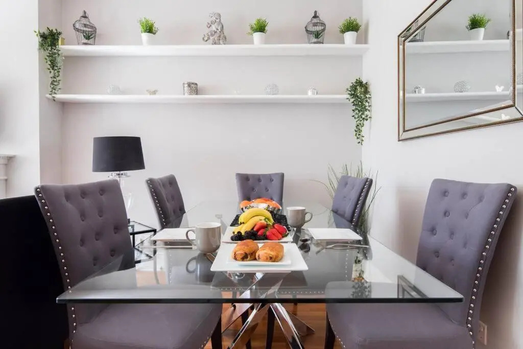 Large and Luxurious 2B 2B flat nr Paddington