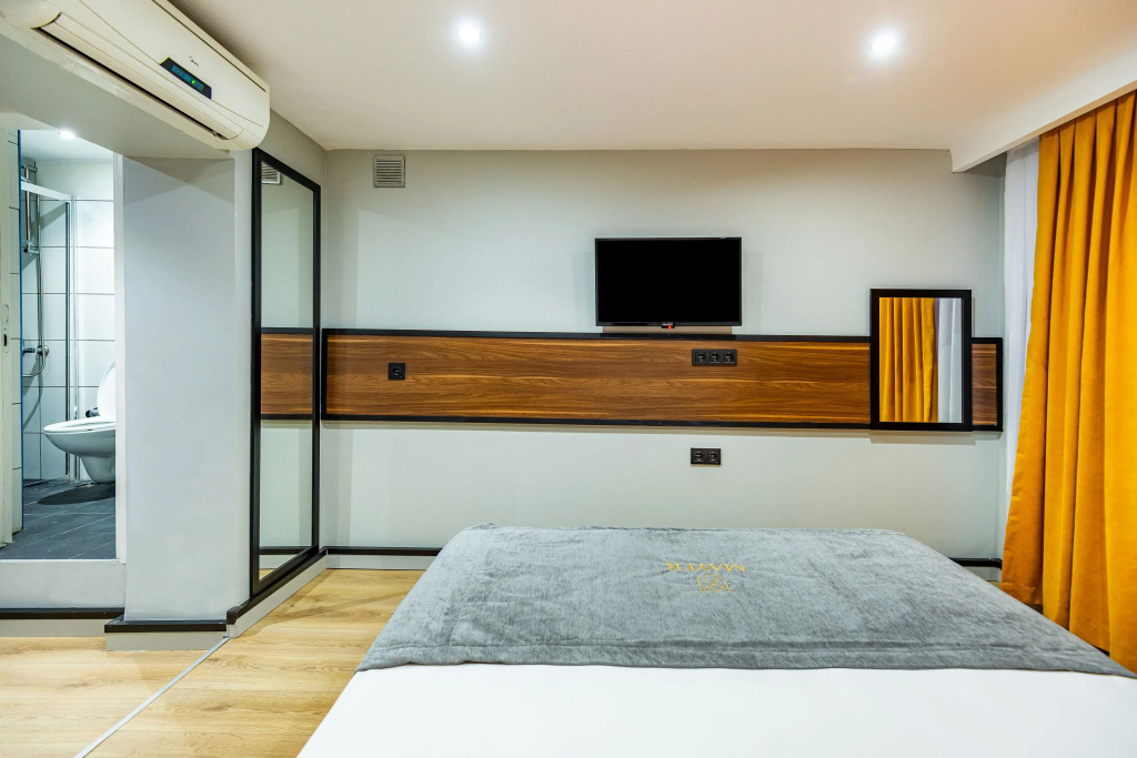 Aram Kerasi Rooms