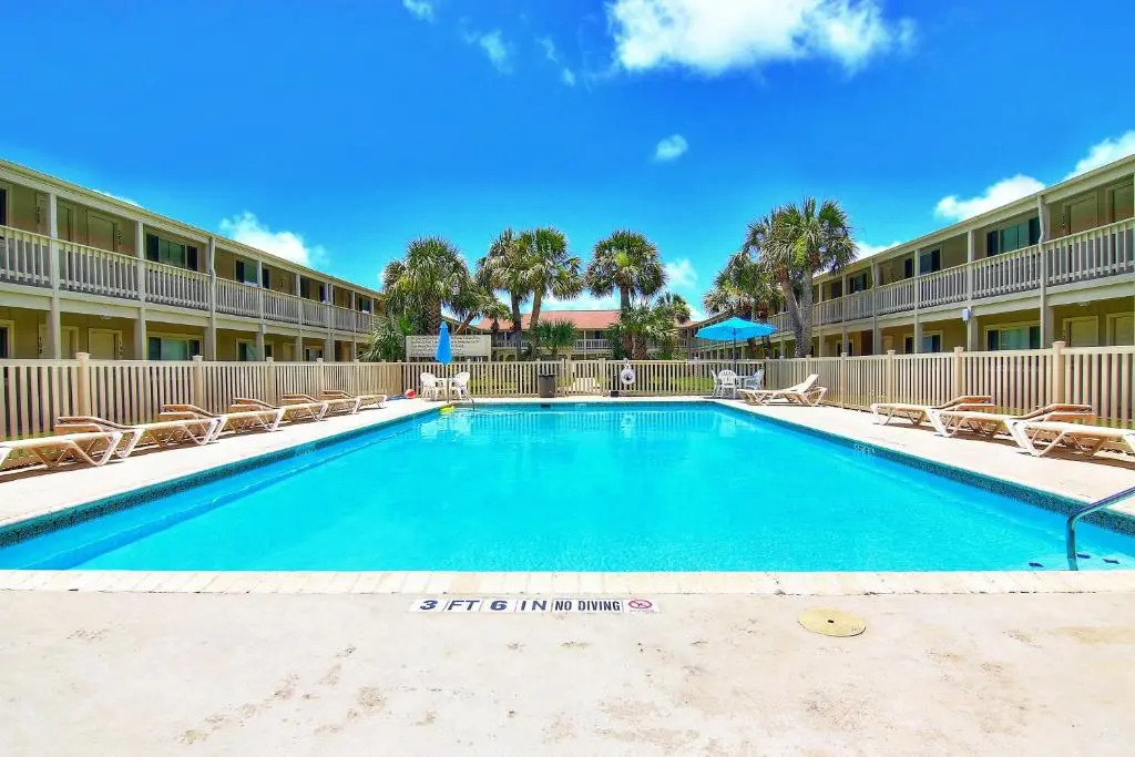 Courtyard #209 Condo