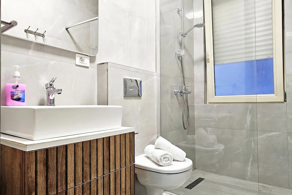Two Bedroom Apartment With Sea View-021
