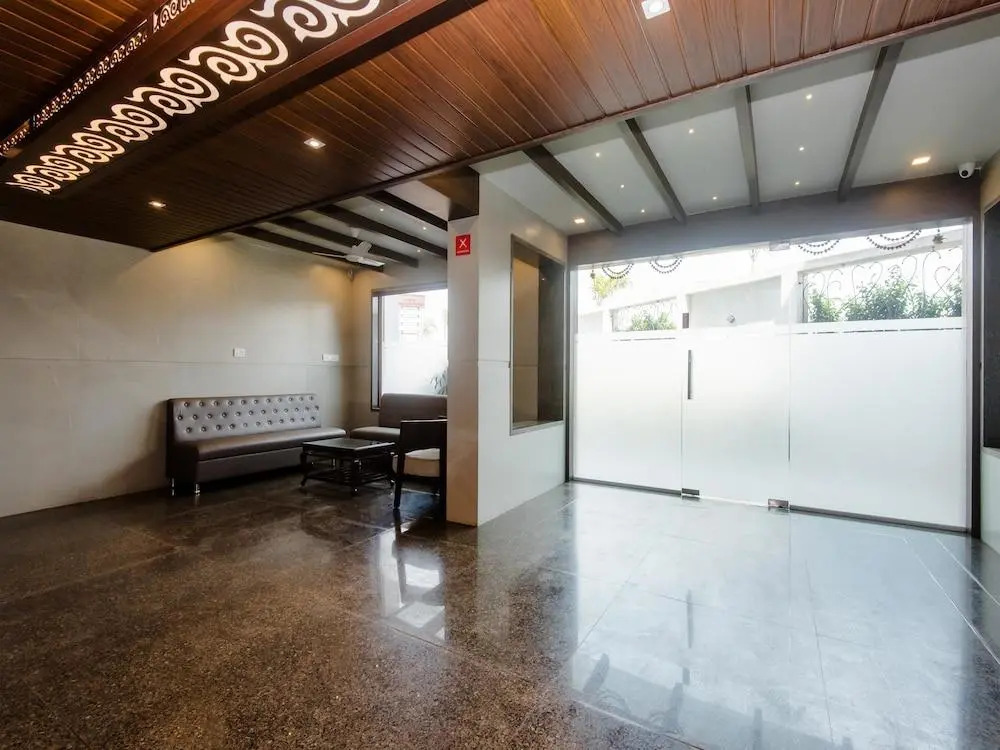 OYO 13468 Hotel Jai Malhar Residency