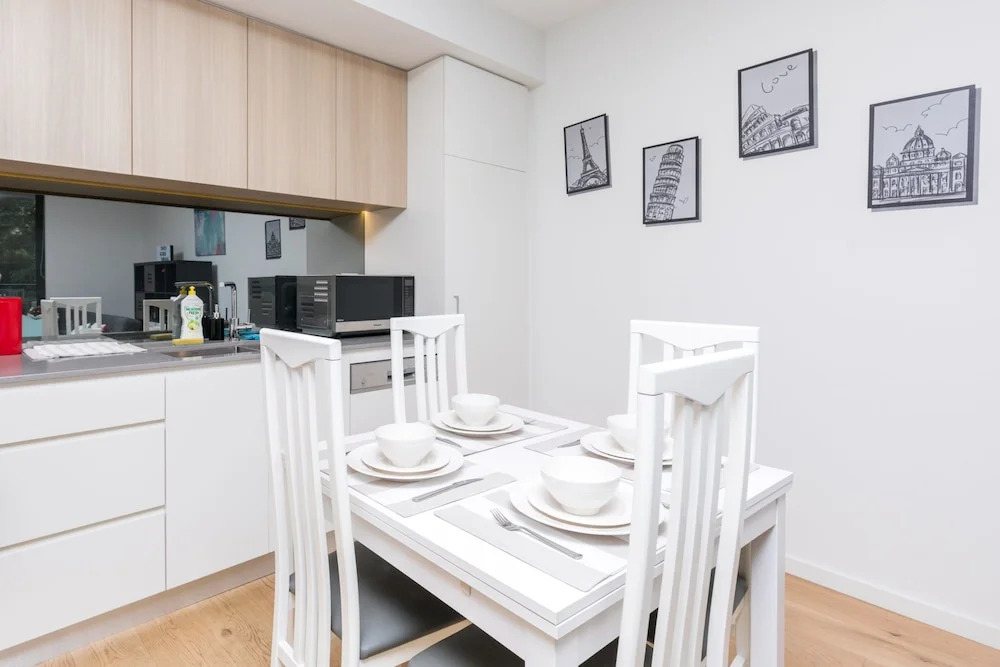 Spacious Bright Apartment