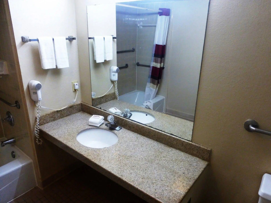 Days Inn & Suites by Wyndham Bossier City LA Shreveport
