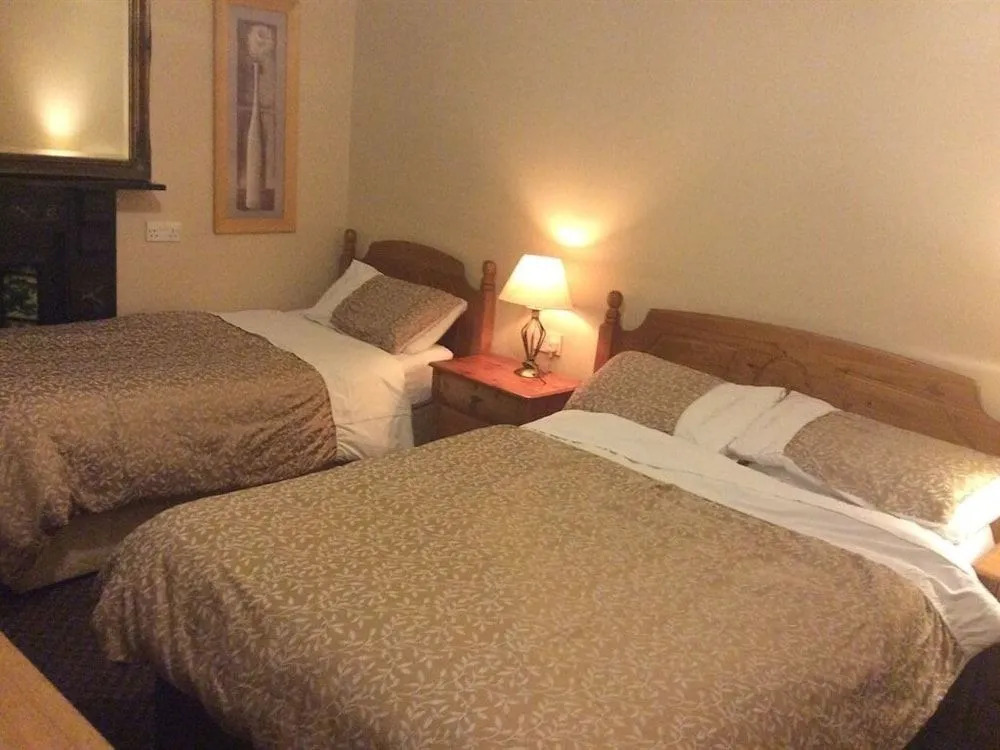 Roseville Lodge B&B