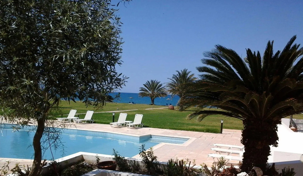 Natura Beach Hotel And Villas
