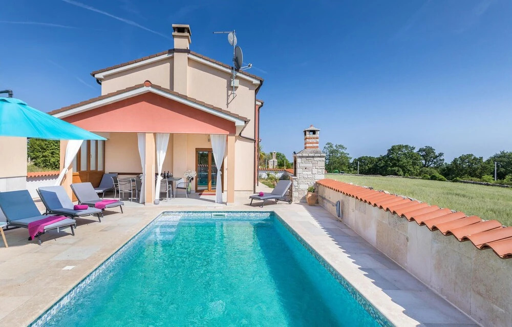 Awesome Home in Sarici With Outdoor Swimming Pool, Wifi and 4 Bedrooms