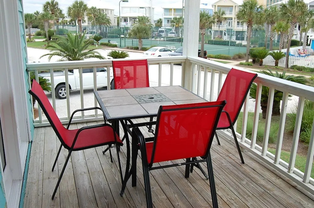Hayley House Beachside 12 - Four Bedroom Vacation Home