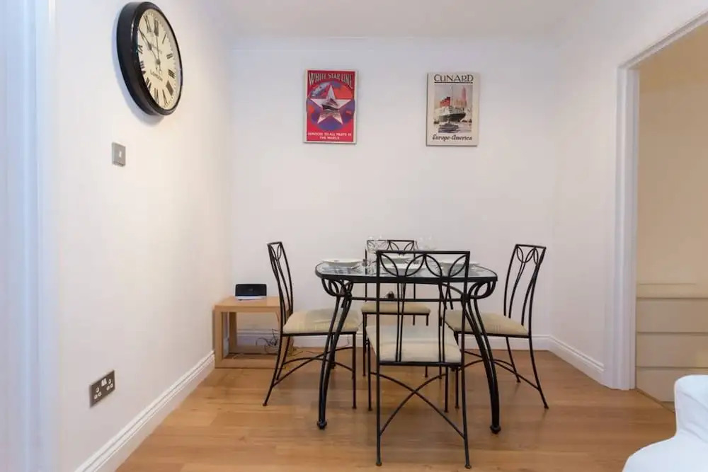 Spacious 2 Bed Flat by Hyde Park