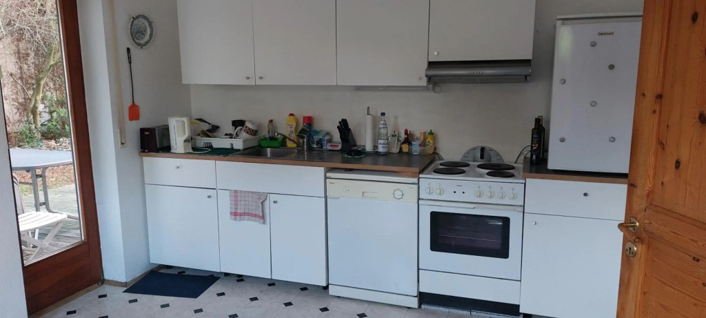 EG-Zimmer mit Bad und Terrasse